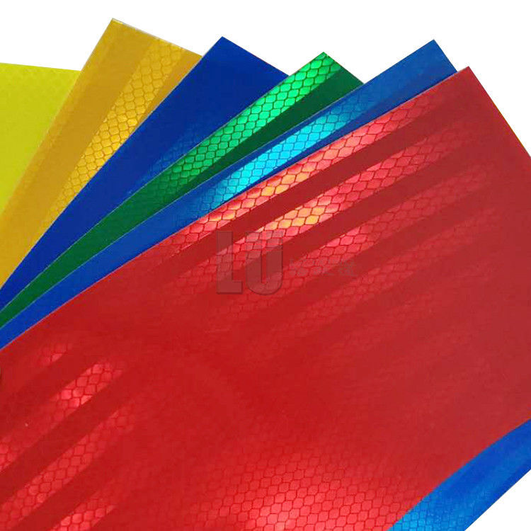 ASTM D 4956 Type IV: feuille réfléchissante prismatique à haute intensité imprimable 4x150 pieds