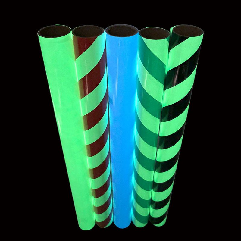 Glow In The Dark Vinyl pour les avertissements de sécurité Auto-adhésif PVC photoluminescent pour les signaux d'urgence et les marquages de danger