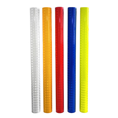Bon prix 10 ans de service Vie blanche Prismatique Reflecteur pour les panneaux de signalisation en ligne