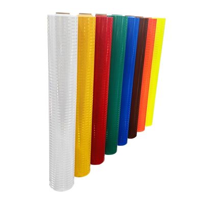 Bon prix Grade prismatique à haute intensité imprimable Fluorescent jaune UV imprimable flèche 10 ans auto-adhésif Acrylique prismatique film réfléchissant en ligne