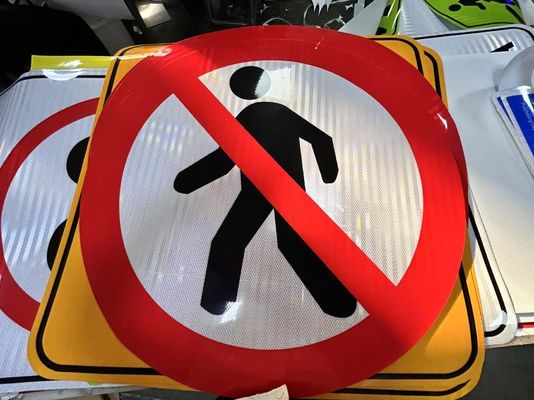 Bon prix Impression numérique Impression UV Film rétroréfléchissant prismatique de qualité technique pour panneaux de signalisation routière en ligne