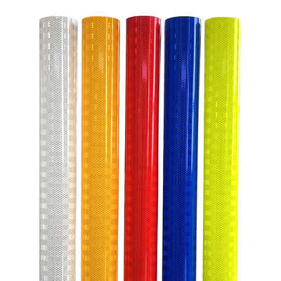 Bon prix ASTM D4956 Feuille réfléchissante HIP de type IV avec une durée de vie de 10 ans et une technologie micro-prismatique en ligne
