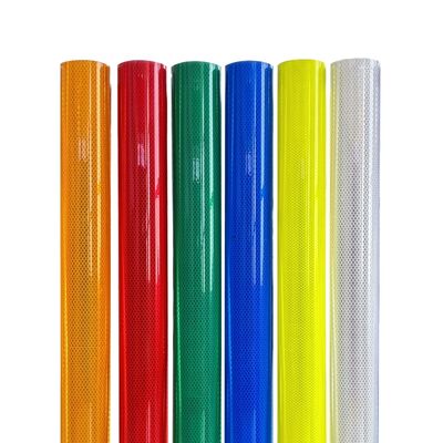 Bon prix Plaque réfléchissante de qualité diamantée avec construction prismatique en cube complet et conforme à la norme ASTM D4956 de type XI en ligne